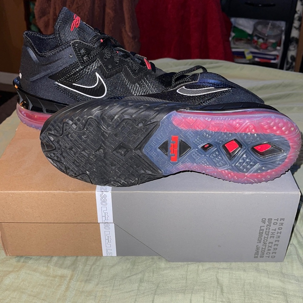 Lebron XVII Low